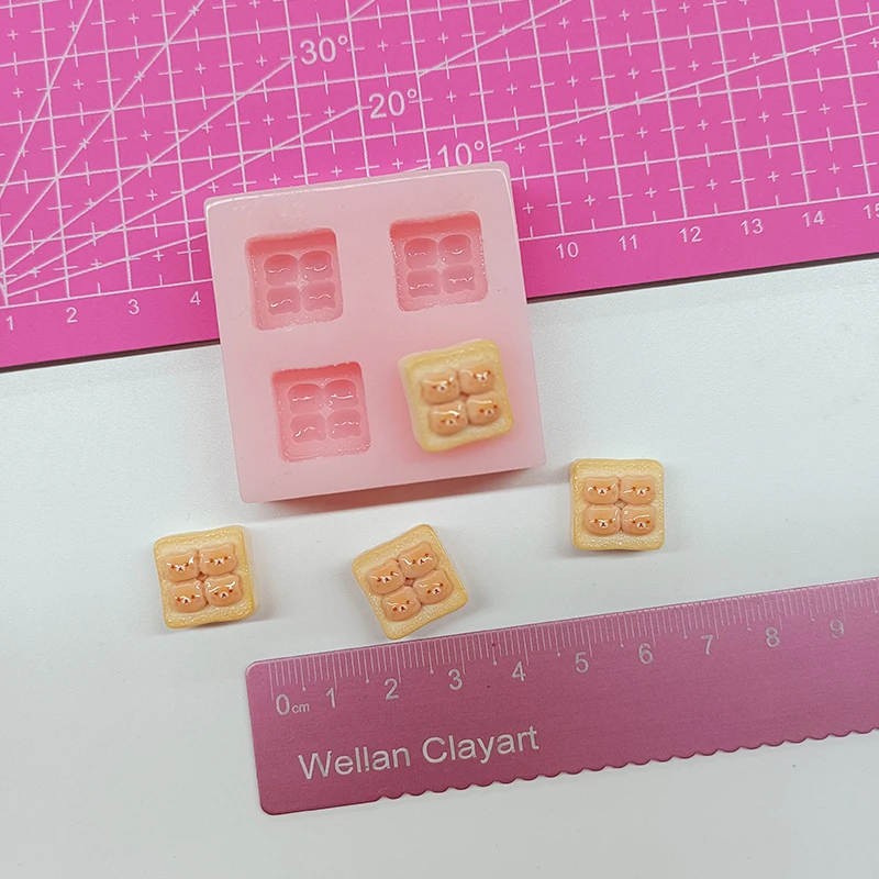 

Mini Cute 4 Bear Bread Silicone Mold Polymer Clay Dollhouse Food toy Dessert DIY molds