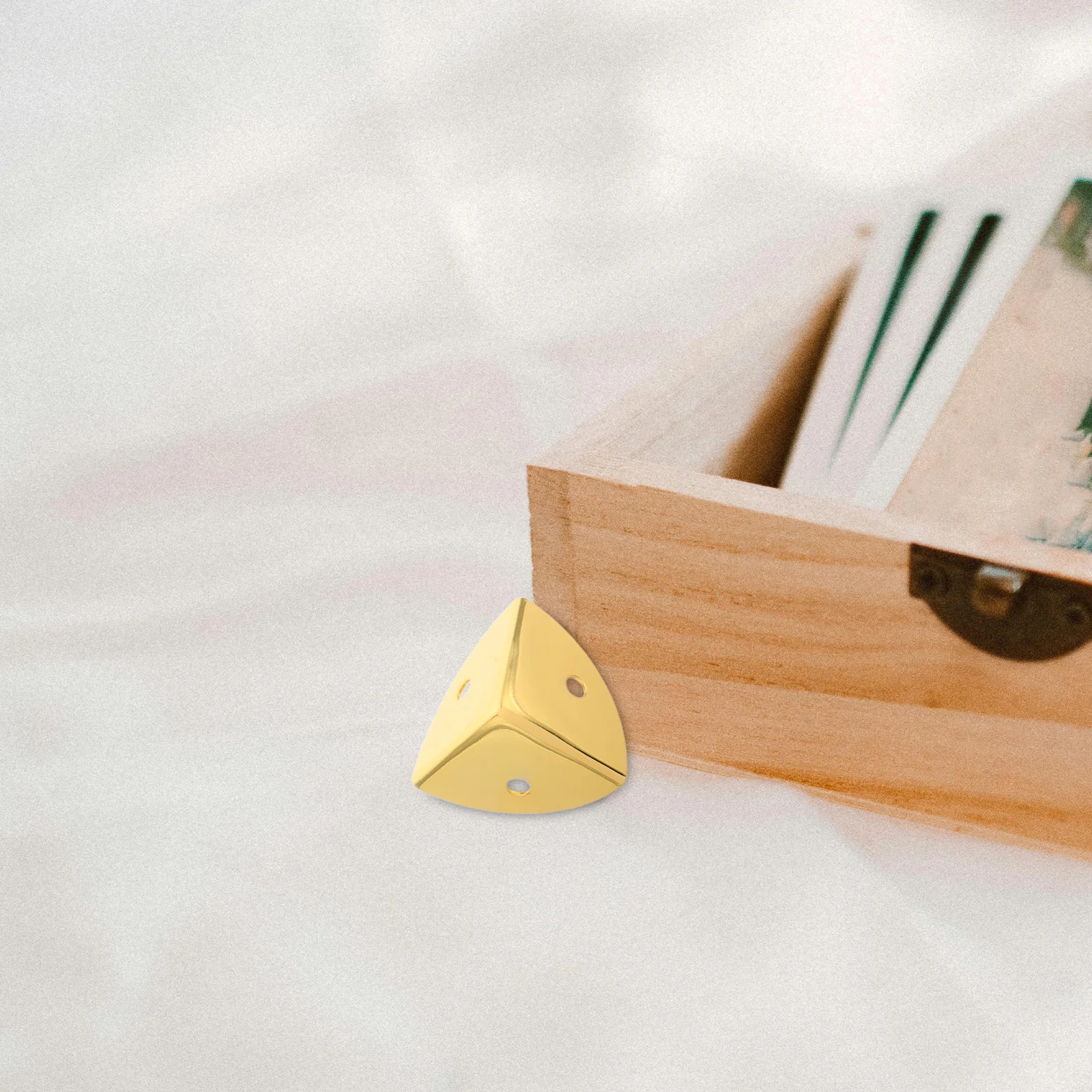 8 قطعة حشوات الزوايا المضادة للتصادم للحالات الخشبية صندوق معدني حماة 90 درجة الزاوية اليمنى حافة حماية الشحن التعبئة والتغليف