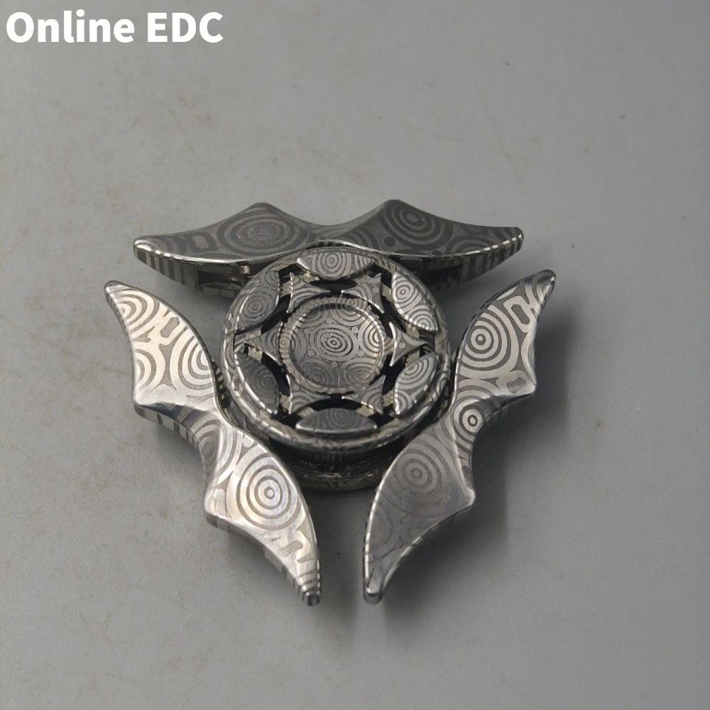 中古 Yijie EDC ダマステール フィジェットスピナー 大人向けフィジェットトイ 不安解消グッズ 三枚刃フィジェットスピナー