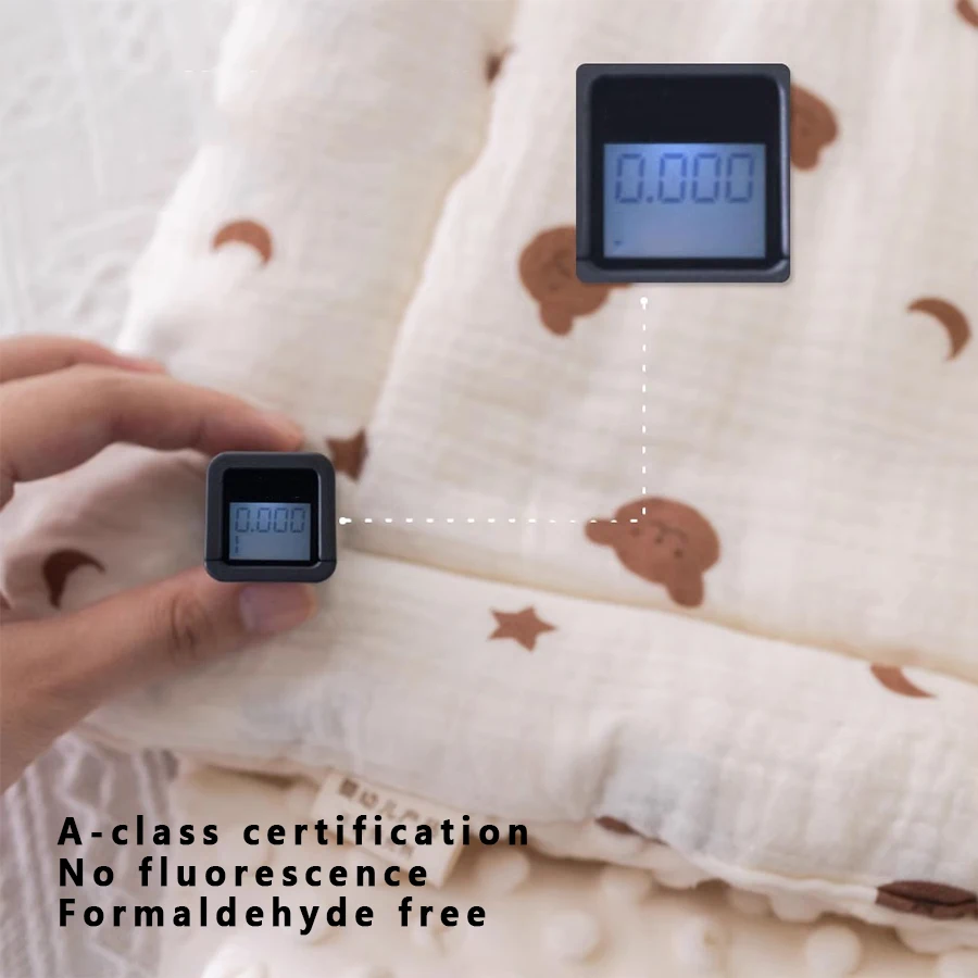 وسادة عربة أطفال مريحة وناعمة ومسامية، مع تصميم على شكل فول، مناسبة لسيناريوهات متعددة مثل عربات الأطفال وعربات الأطفال وأراجيح الأطفال وكرسي الظهر وما إلى ذلك. يمكن استخدامها في الداخل والخارج، مما يوفر بيئة مريحة للأطفال، الخيار الأفضل لتحب طفلك