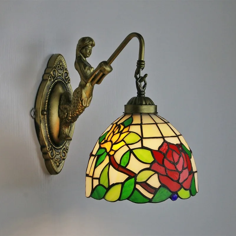 

Vintage European Style Metal Wall Lantern Sconce Hotel Villa Corridor Balcony Hanging Light Creative Bedside Decor Accent Piece