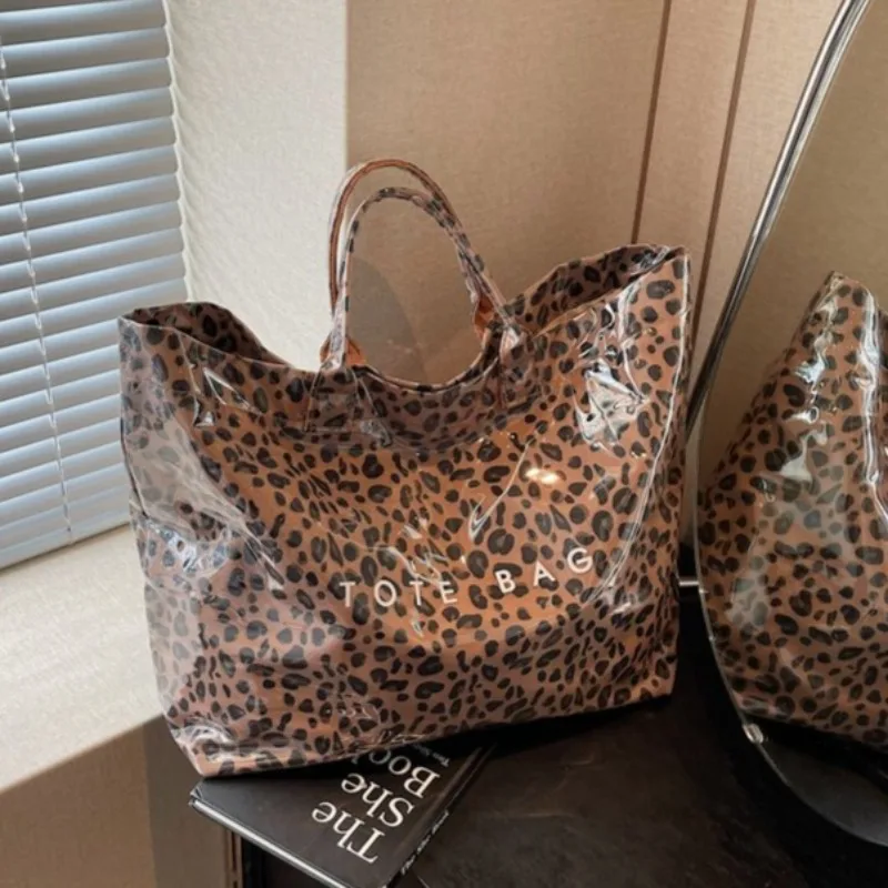 

2025 New Model Women Handbag Floral Embossing Design Maillard Style Shoulder Crossbody Bag Portable Work Commuting Fashion