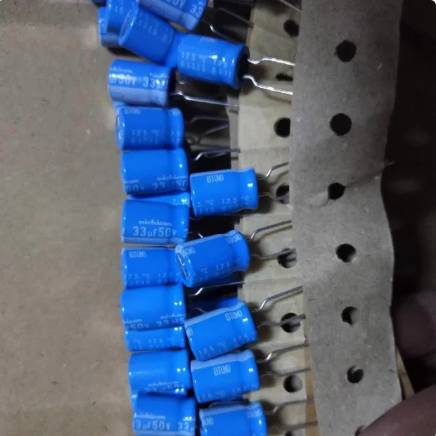 30pcs/lot Japan original Nichicon BT series 125 degree high-temperature resistant aluminum electrolytic capacitors free shipping