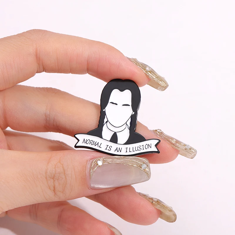 Horror TV Character Enamel Pin, Distante Social, Eu Tenho Tudo, Broches Cartoon, Pessoas Normais, Me Assuste, Lapel Badge, Jóias