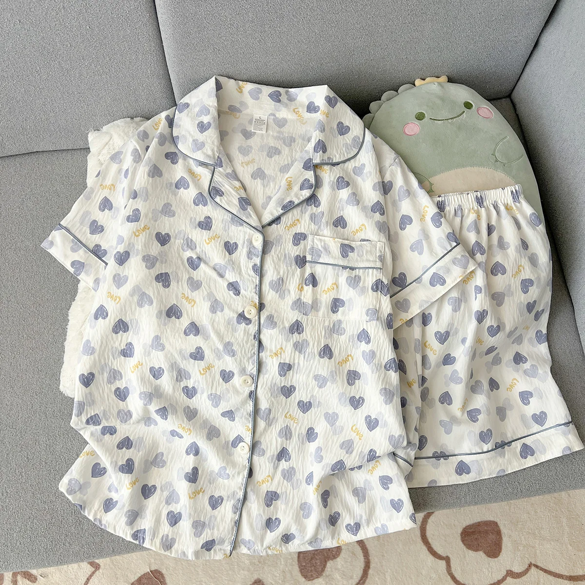 Pyjama d'été fin pour femmes avec motif en forme de cœur, short à manches courtes, doux et mignon, peut être porté à l'extérieur en été, ensemble deux pièces pour la maison