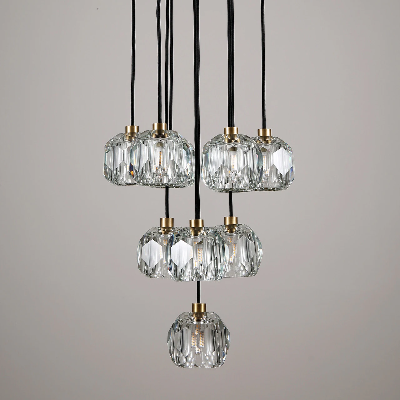 Modern Luxury 10-Light Faceted Crystal Chandelier with Brushed Brass Accent LED Pendant Light