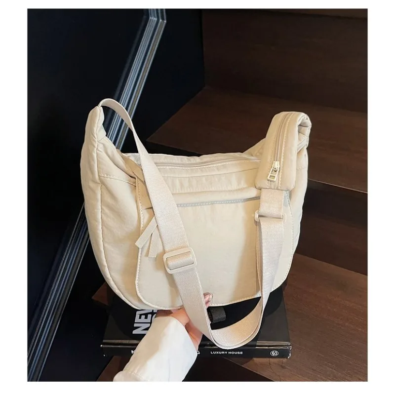 

Simple Unique Vintage Messenger Purse For Women With Crossbody Strap And High-End Minimalist Solid Color