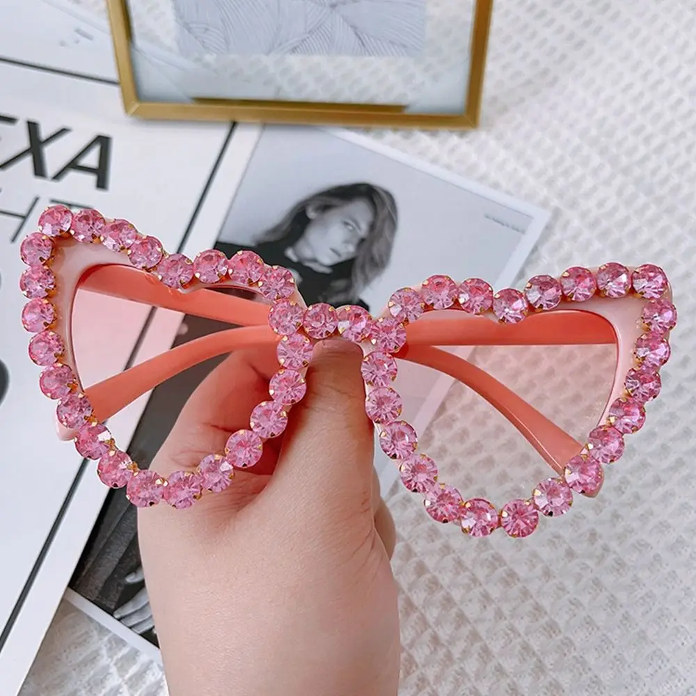 Cool Hip Hop Shining Ladies Eyewear Heart-Shaped Sunglasses for Women Heart Sunglasses Diamond Sun Glasses