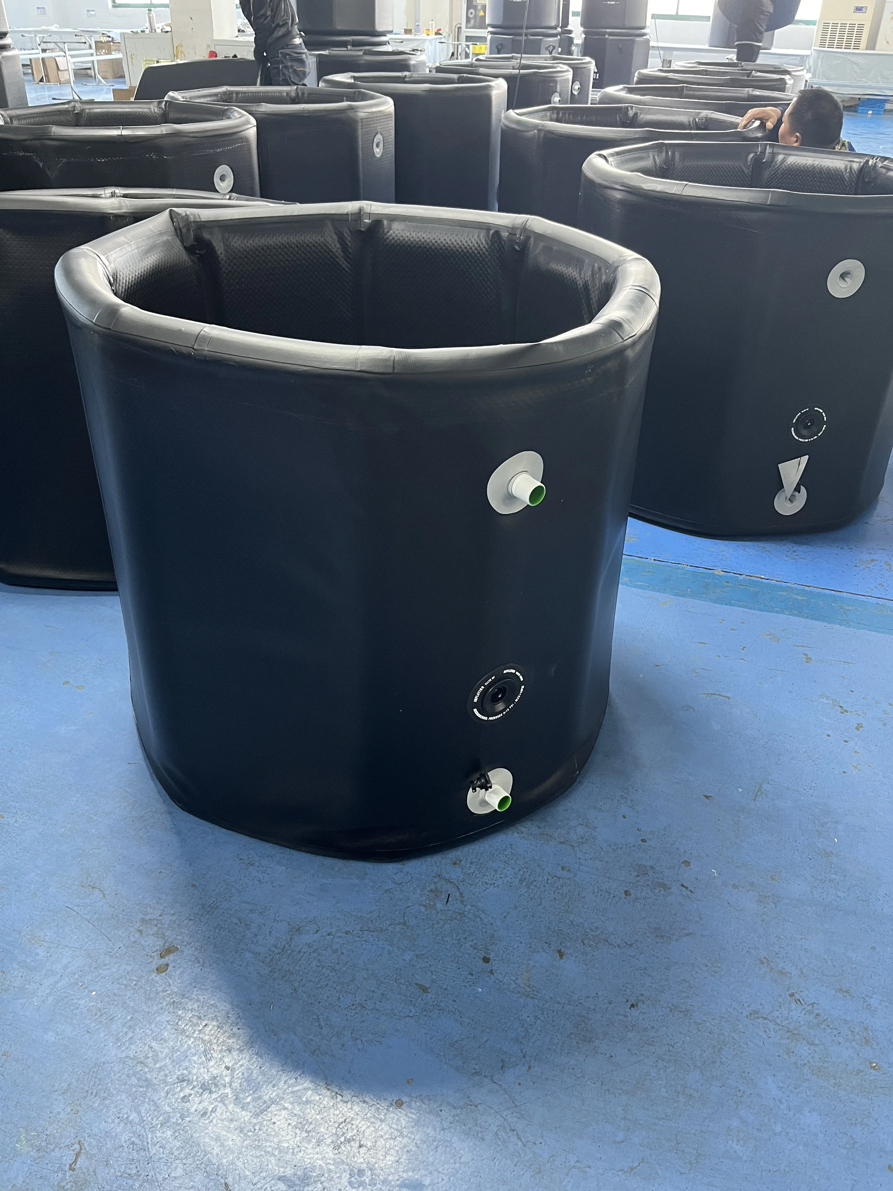 أسود محمول قابل للنفخ للكبار حمام الجليد حوض قطرة غرزة في الهواء الطلق الباردة يغرق حمام الجليد