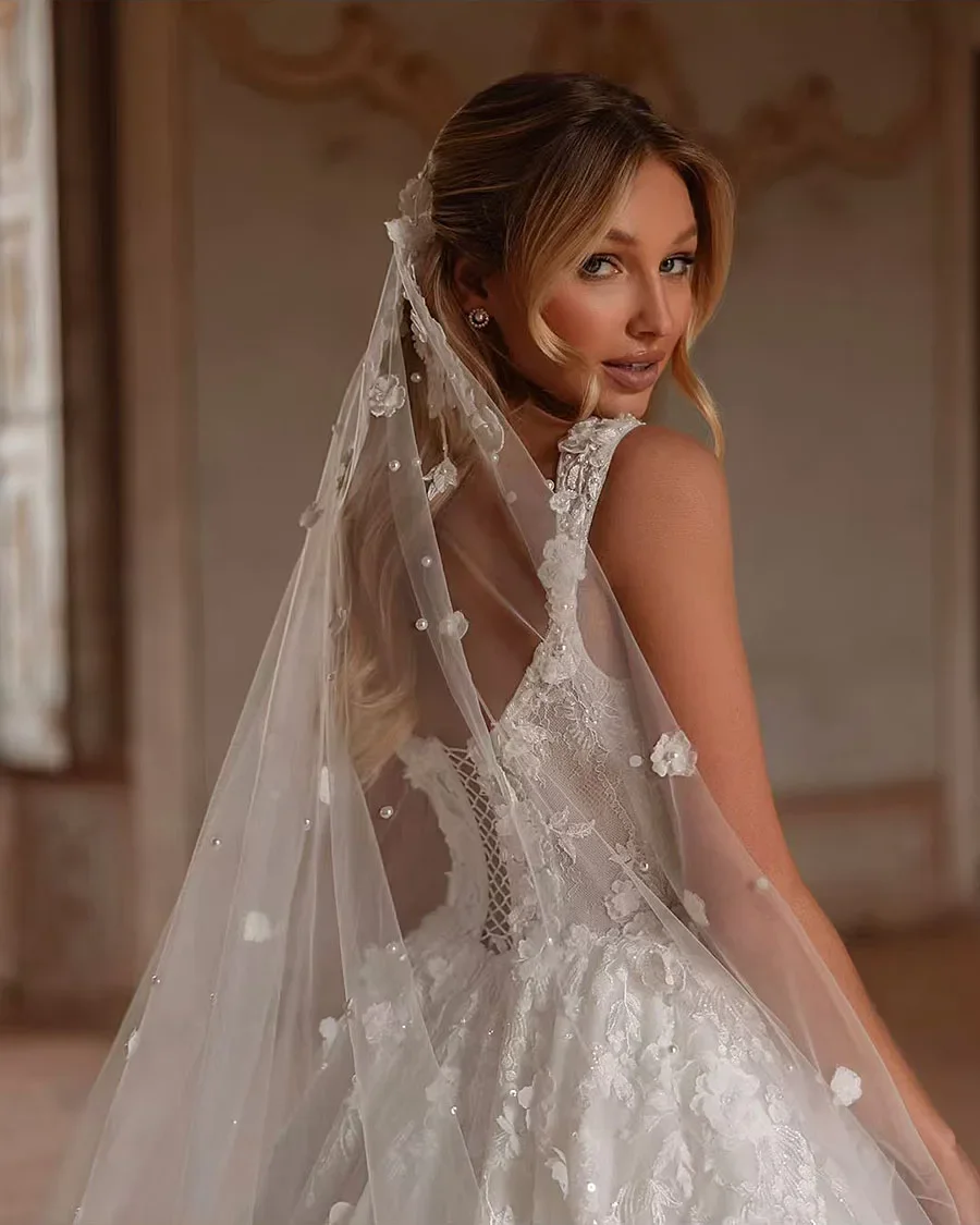 Personalizado2025 sem alças fora do ombro sem mangas frisado estilo princesa vestidos de casamento de renda querida a linha vestidos de noiva brancos