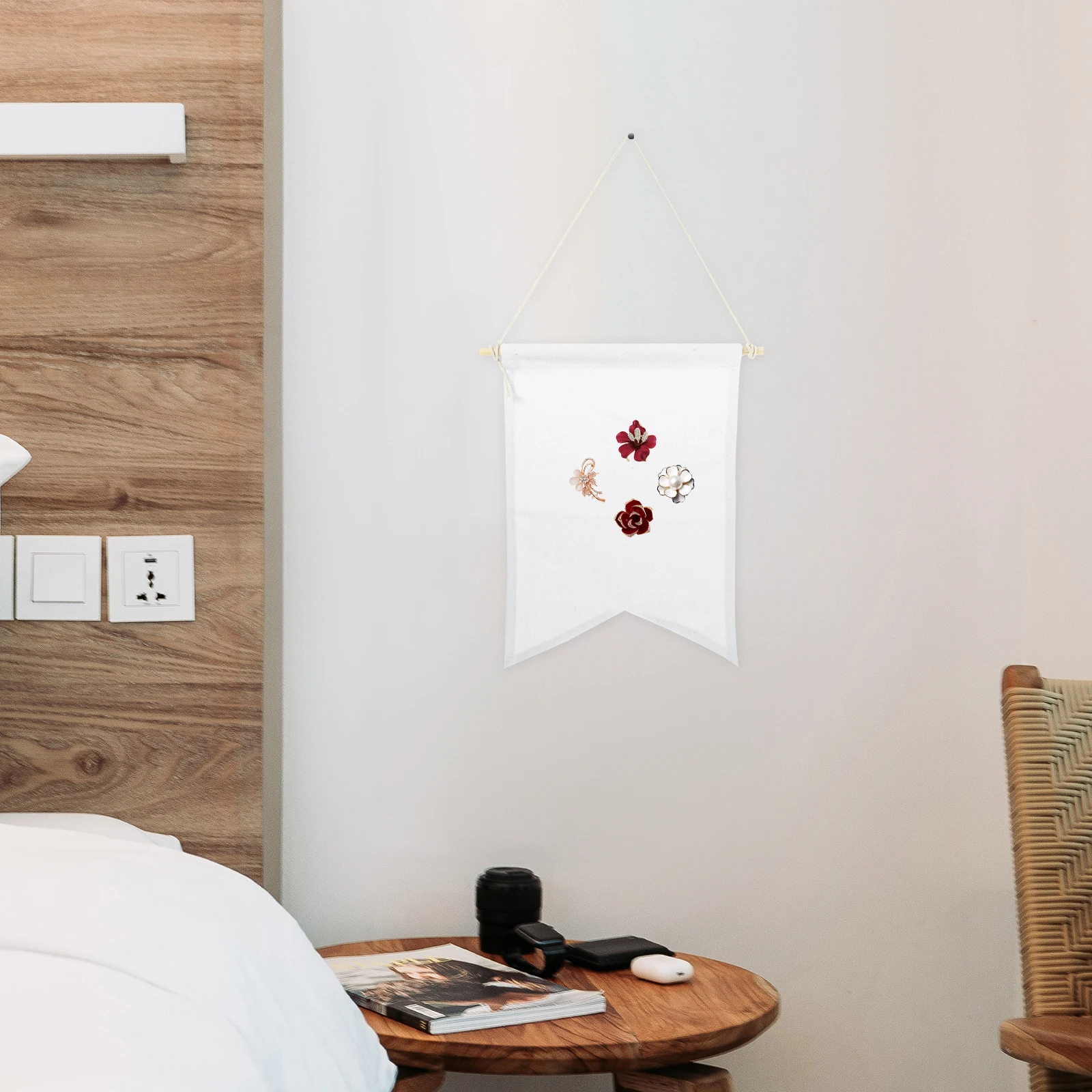 

Canvas Wall Hanging Decorative Banner Wooden Stick Brooch Storage Display White Swallowtail Flag Earring Holder Pin Banners