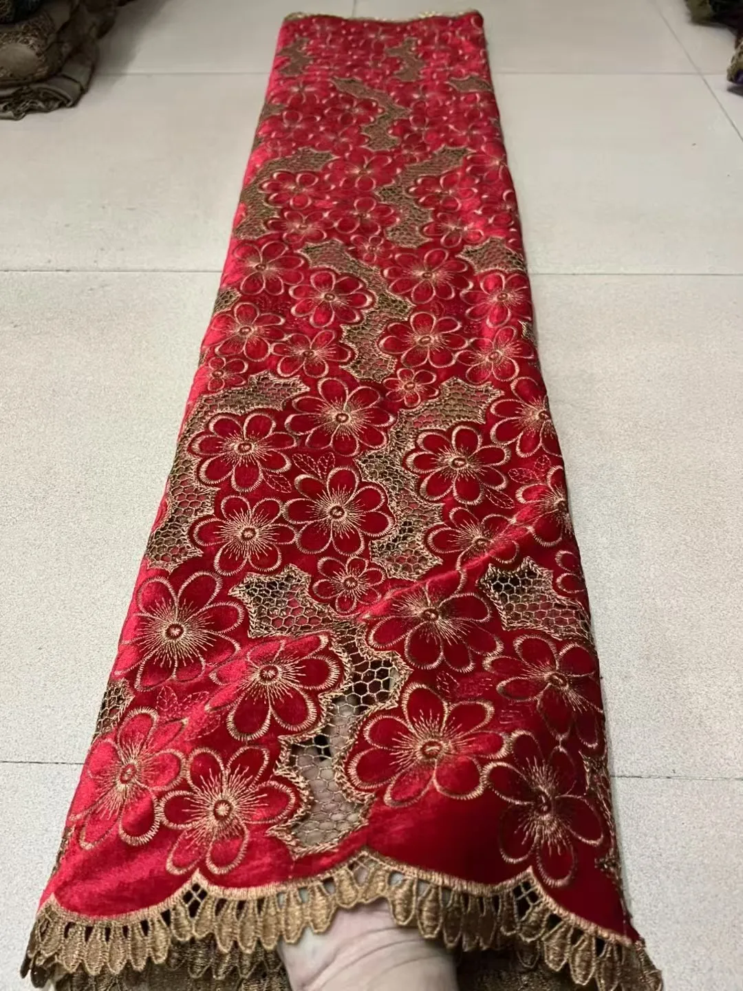 

Luxury African Lace Fabric 2026 High Quality Sequins Beads Lace Fabrics For Nigerian Wedding French Velvet Lace Fabric