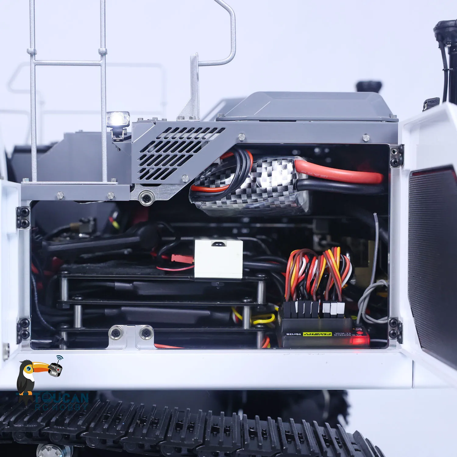 LESU RC Hydraulic Excavator 1/14  Radio Control RTR LR945 Construction Vehicles FlySky PL18EV Lite Painted Assembled Toy TH22637