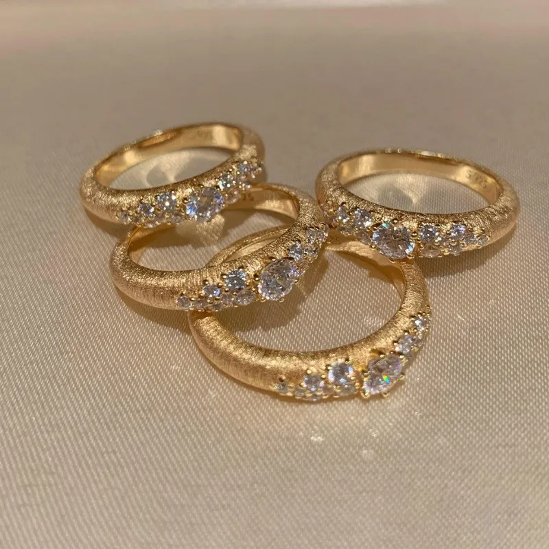 خاتم ألماس ذو نقطة مصقولة باللون الذهبي العتيق من القرون الوسطى بتصميم متخصص وخفيف فاخر وخاتم إصبع السبابة الغجرية الراقية