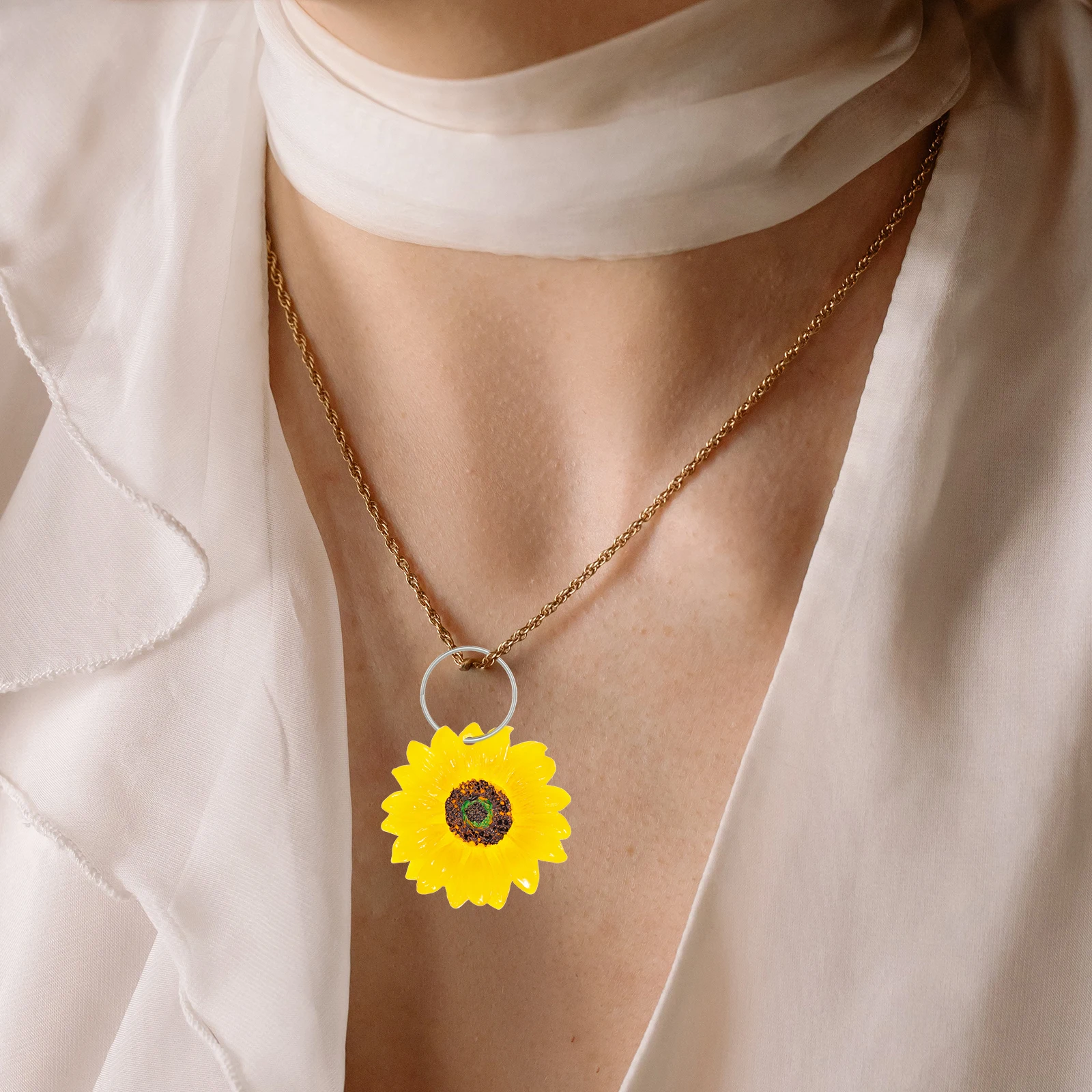 

10Pcs Sunflower Resin Keychain Charms DIY Pendants Jewelry Making Accessories for Bag Necklace Bracelet Keychain Charms