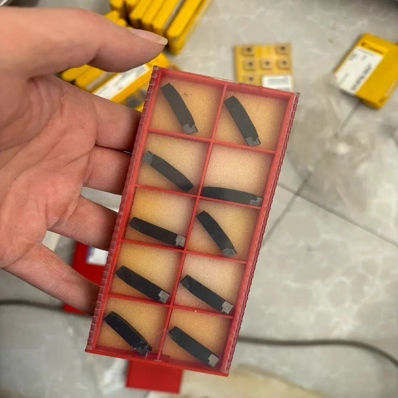 

Hard alloy cutting blades N123H2-0400-0003-GM 3115