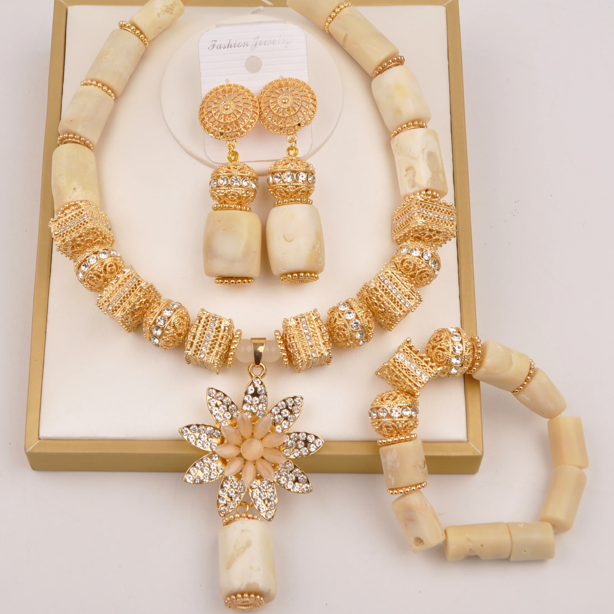 

New white natural coral necklace, Nigeria wedding jewelry, African couple wedding dress accessories, women's jewelry set SHXY-81