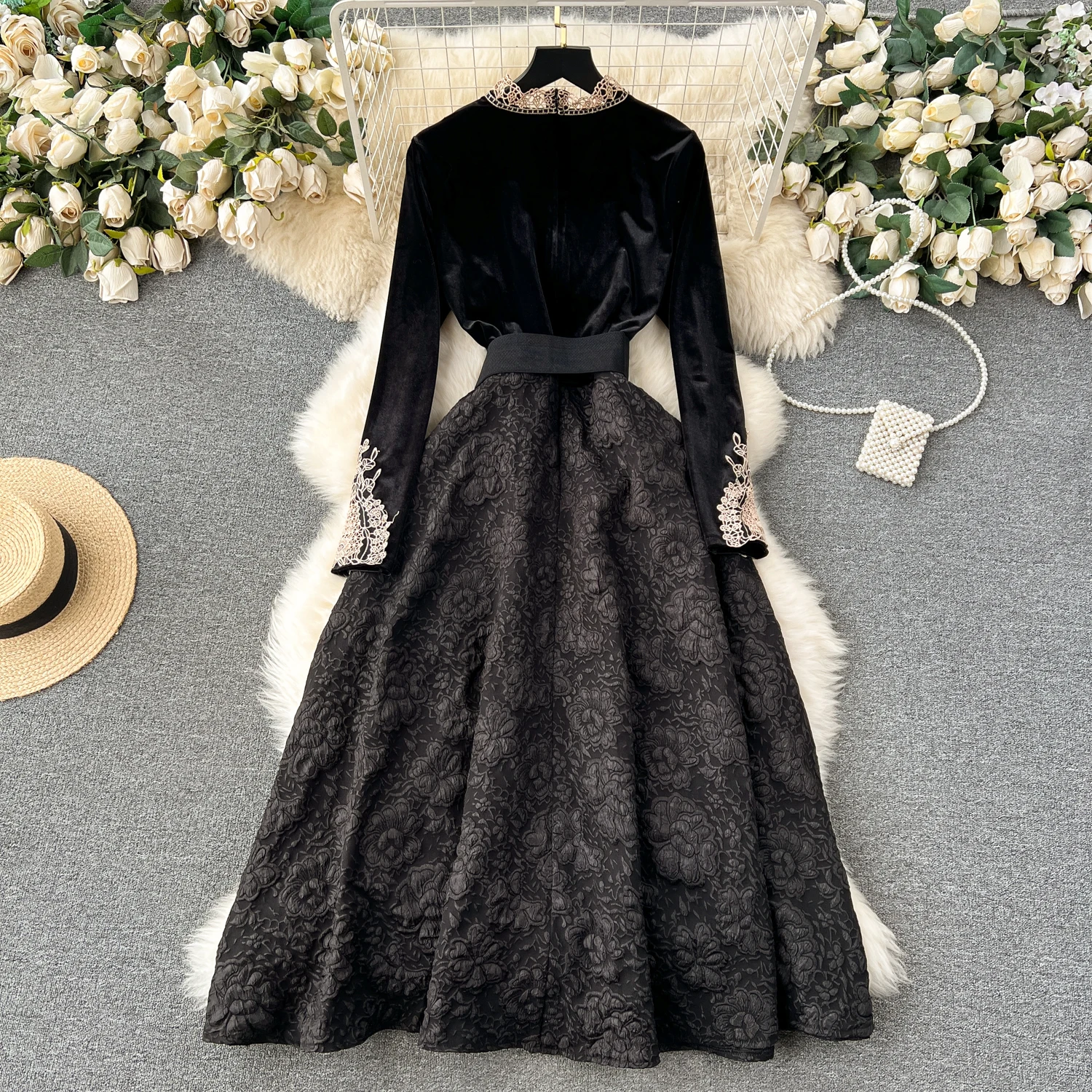 Retro Elegant Lace Patchwork Jacquard Velvet Dress A-line Long Sleeve Casual High Waist Dress Women Ceremonial Dress