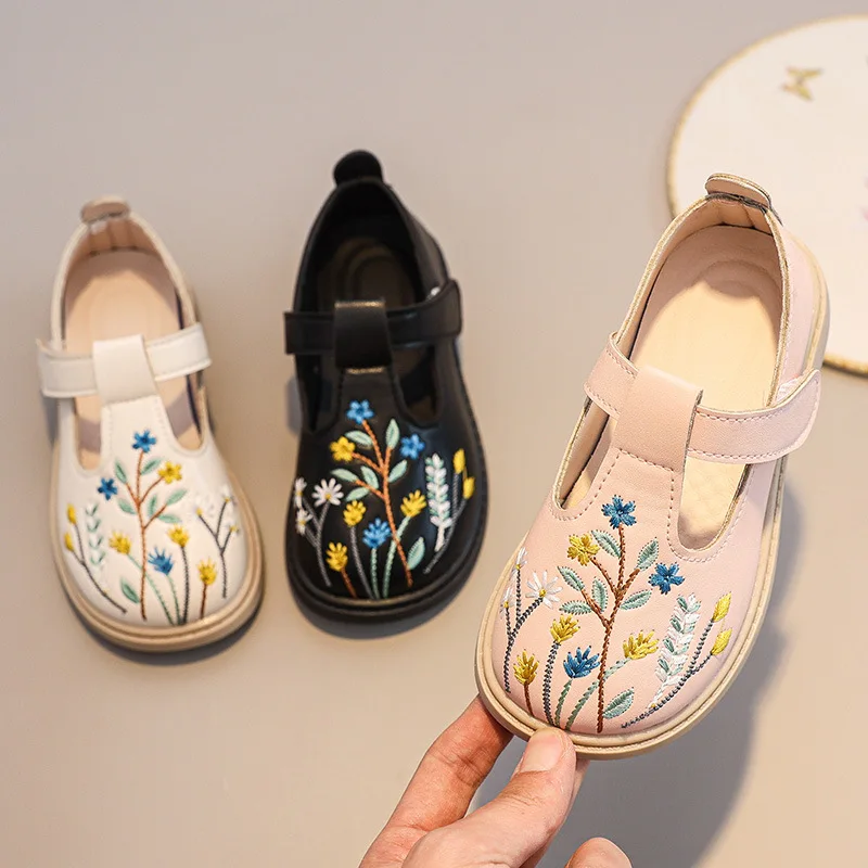 

Sweet Girls Embroidered Shoes Fashion Kids Leather Shoe Elegant Versatile Children Causal Princess Walking Flat Shoes Simple New