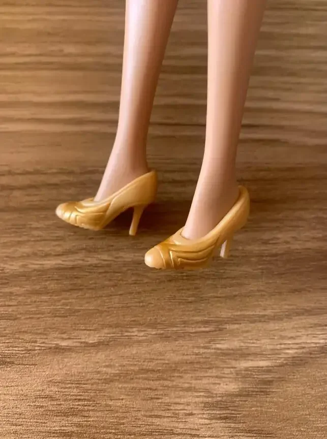 New styles Toy Doll shoes high heel  gold color for your tiptoe BB 1/6 dolls A199b