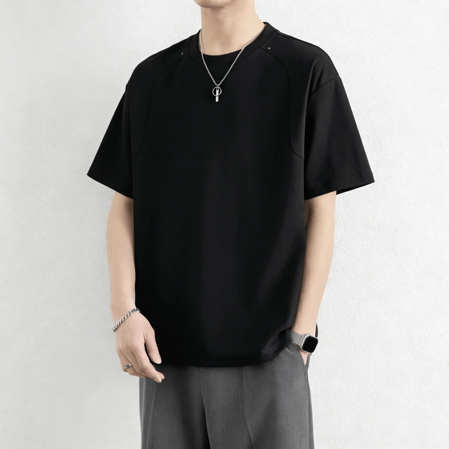 2026 Summer Men's Fashion Casual Simple Stippled Rivet Round-neck Short-sleeved T-shirt