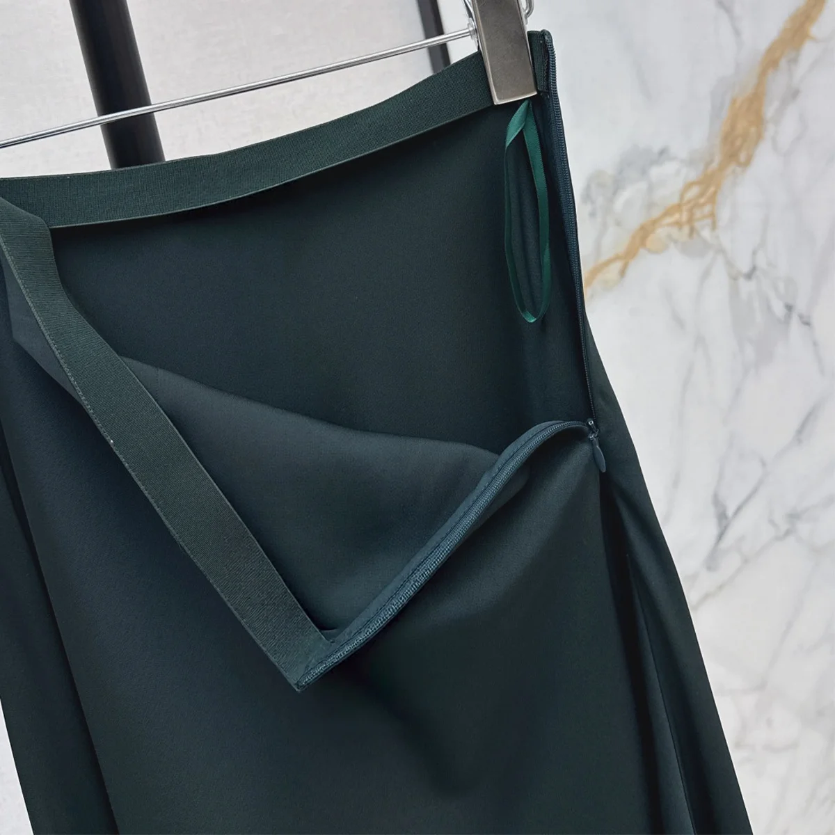 2026 High quality women's high-end matte satin fish tail half length skirt--hb730