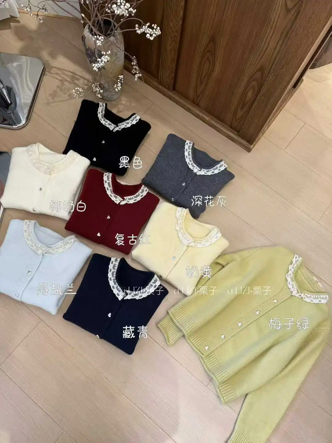 

Heart Button Lace Patchwork Neck Knit Cardigan Women Sweater Tops