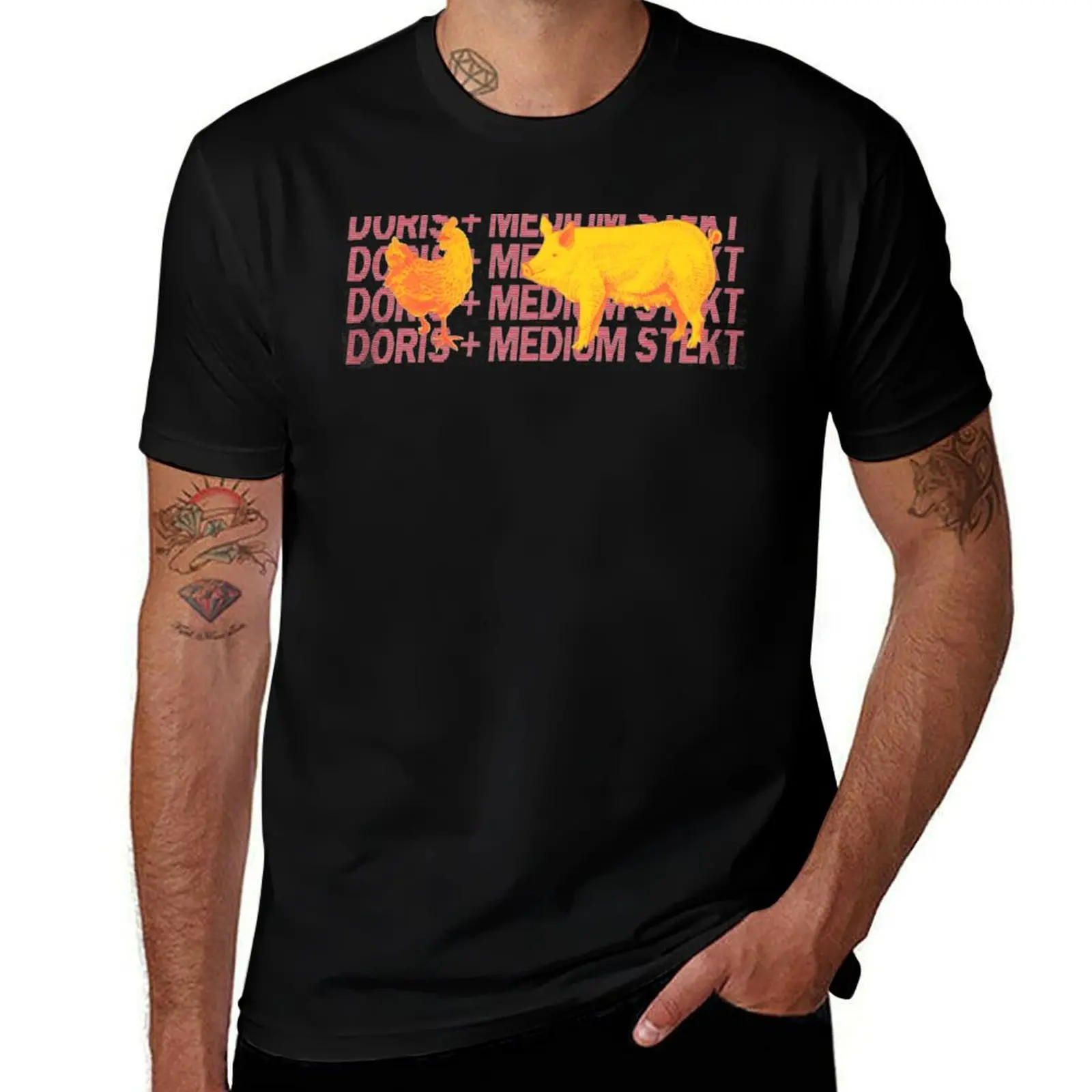 

Dennis Mikal - DORIS + MEDIUM STEKT Apparel T-Shirt Sports Casual Short Sleeve Cotton Tee
