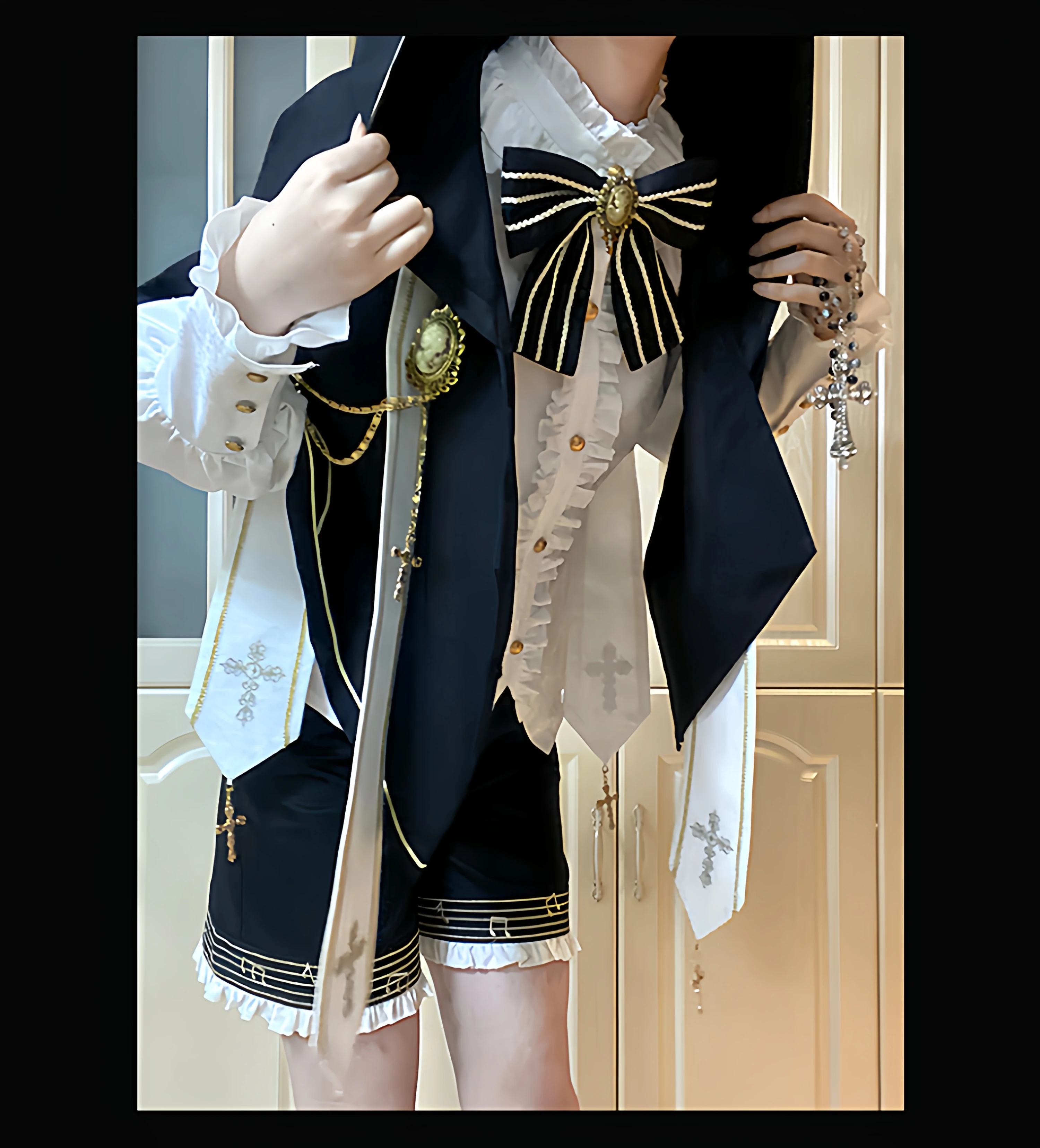 Original Lolita Cosplay Prince Costume French Court Style Retro Halloween Cos Outfits Long Sleeve Shirt Shorts Cape 3-Piece Set