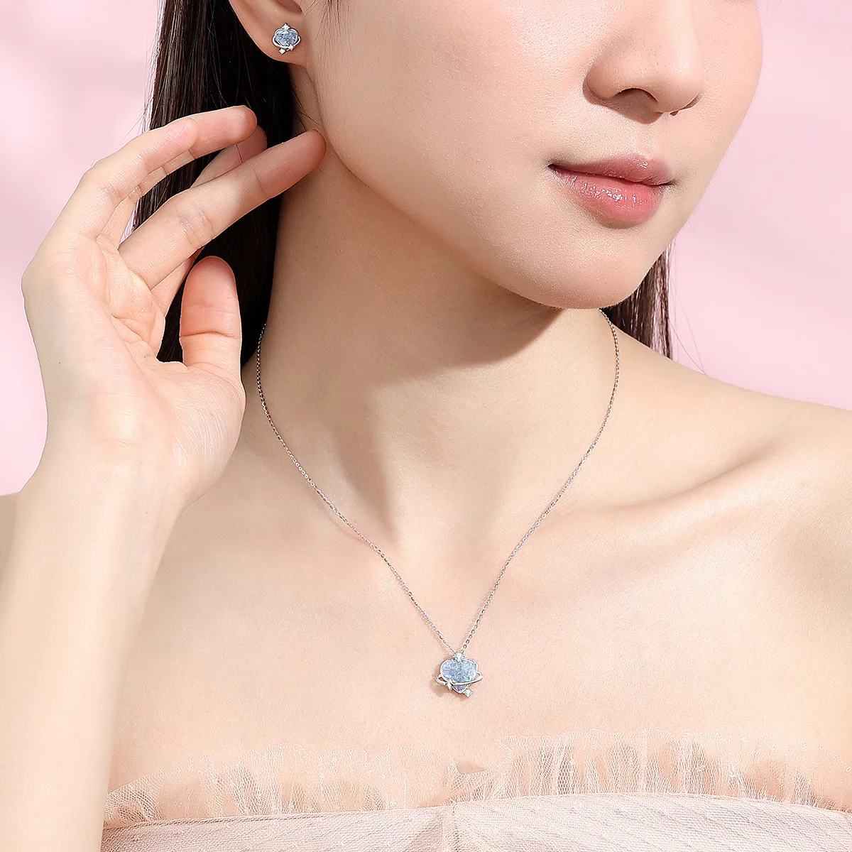 F.I.N.S S925 Sterling Silver Necklace for Women Unique and Versatile Glow-in-the-Dark Heart-Shaped Clavicle Chain Fine Jewelry