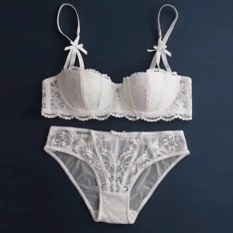 Weihnachts-Spitzen-BH-Set – durchsichtiges Bralette in Schwarz und Rot, ultradünne halbe Körbchen, reiner Wunsch-Look, sanfte Unterwäsche, Weihnachts-Party-Dessous