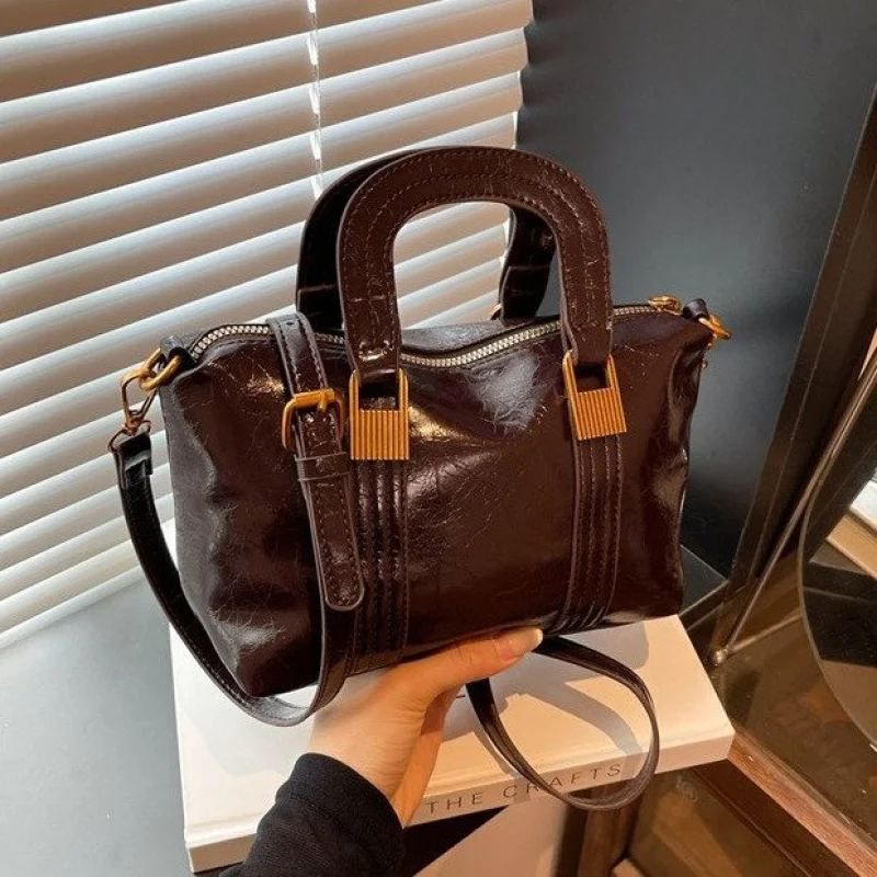 

Elegant Hobo Bag For Women With Slouchy Silhouette And Comfortable Shoulder Strap For Daily Use