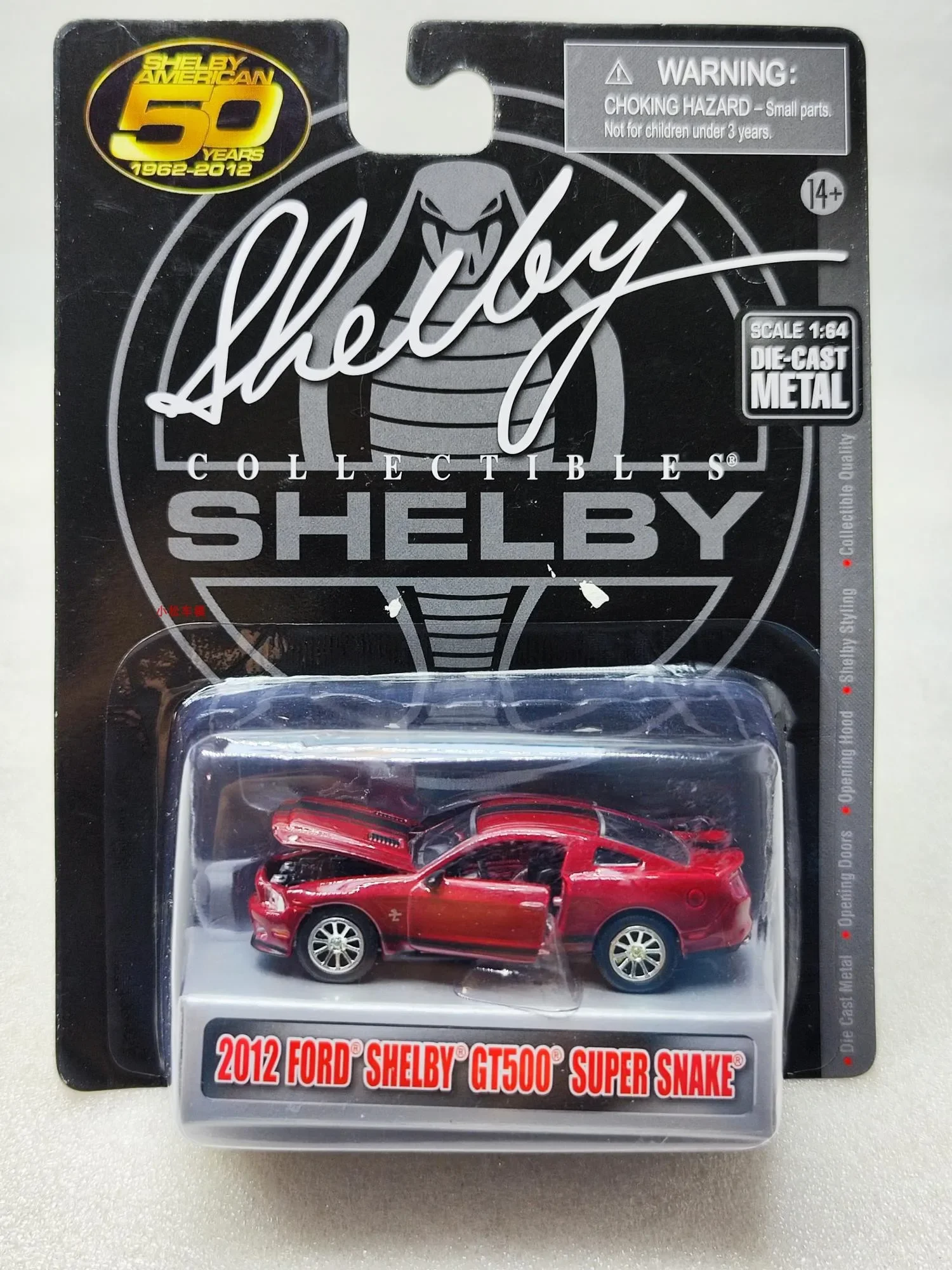 

Модель автомобиля Ford SHELBY GT500 из металлического сплава, 1:64, 2012