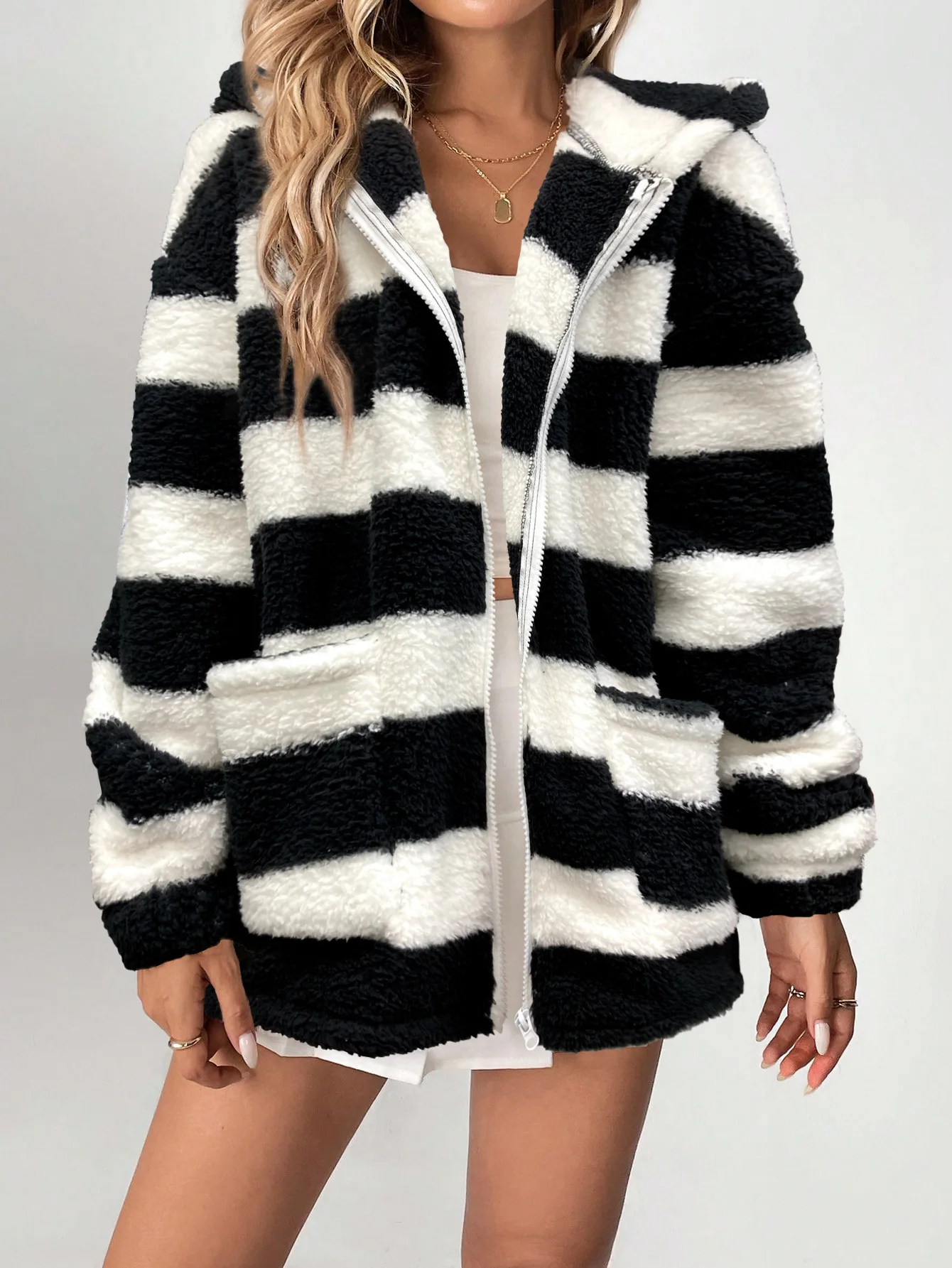 Giacca alla Moda a Contrasto d - Street Fashion Winter recensione e prezzo