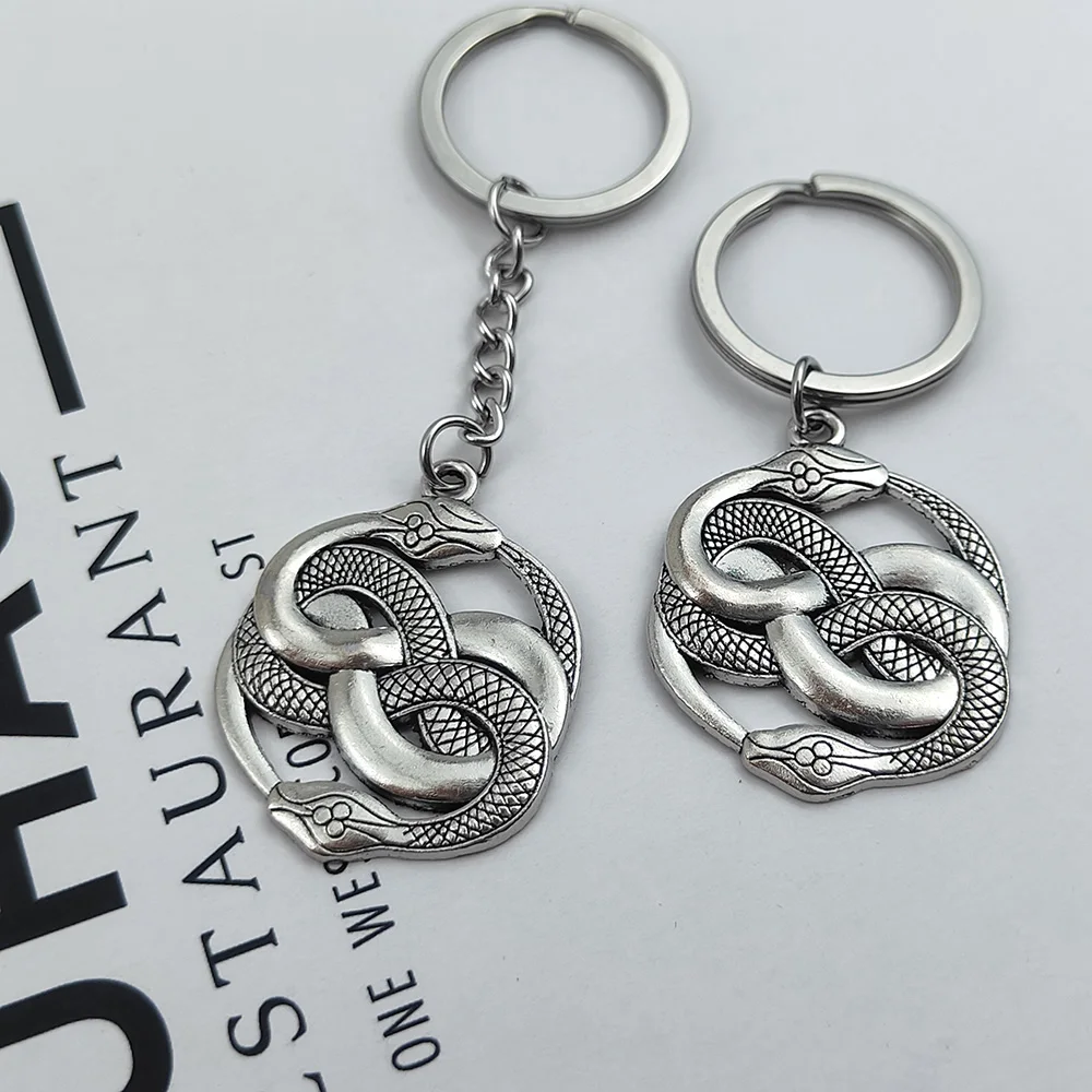 Gothic Men\'s Stainless Steel Keychain Polished Snake Texture Pattern Pendant Key Chain for Neutral Car Keyring Jewelry Gifts