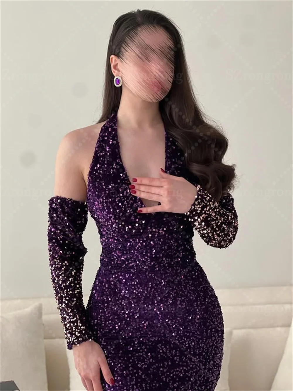 ชุดราตรีสีม่วงแบบสั่งตัด ประดับเลื่อมวิบวับ ทรงเข้ารูปยาวกรอมพื้น แขน 3/4 เหมาะสำหรับงานแต่งงานหรืองานพรอม สไตล์ซาอุดิอาระเบีย