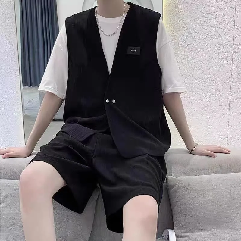 

Men's Summer Ice Silk Casual Sports Suit 2026 New Korean Style Trendy Edgy Cool 3 Piece Set