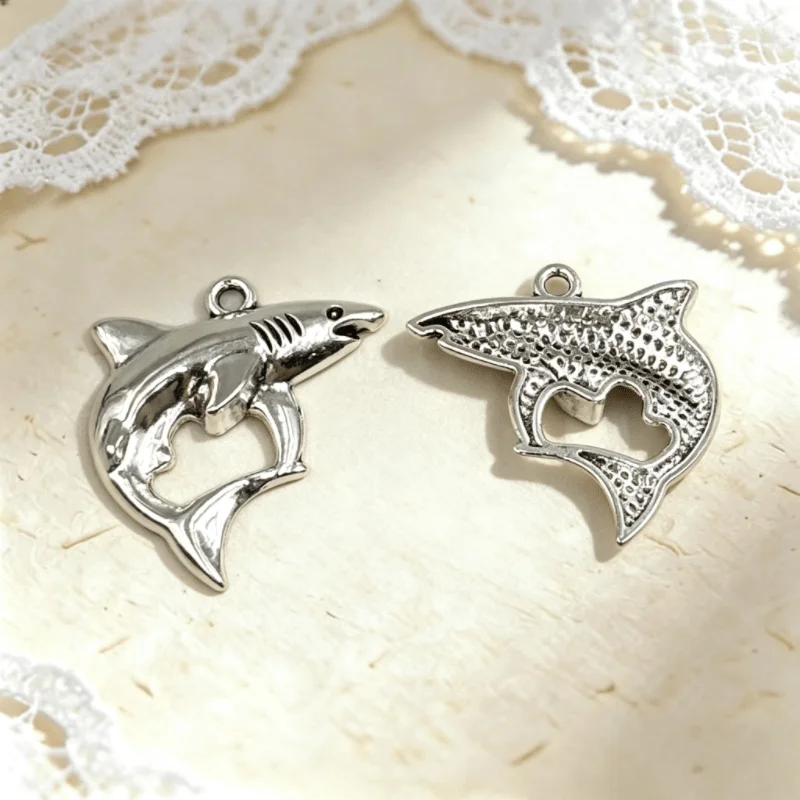 180 Stück antiksilberfarbene Delfin-Anhänger, 24 x 23 x 4 mm, A4424, für die Herstellung von Halsketten, Armbändern, Ohrringen und Schmuck – Detail 2