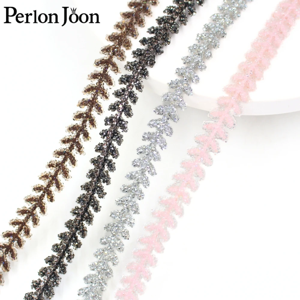 1 parça kristal Rhinestone yaprak şekli aplike süsü sıcak eritme yapışkan demir-on için düğün elbisesi çanta ayakkabı dekorasyon TR175