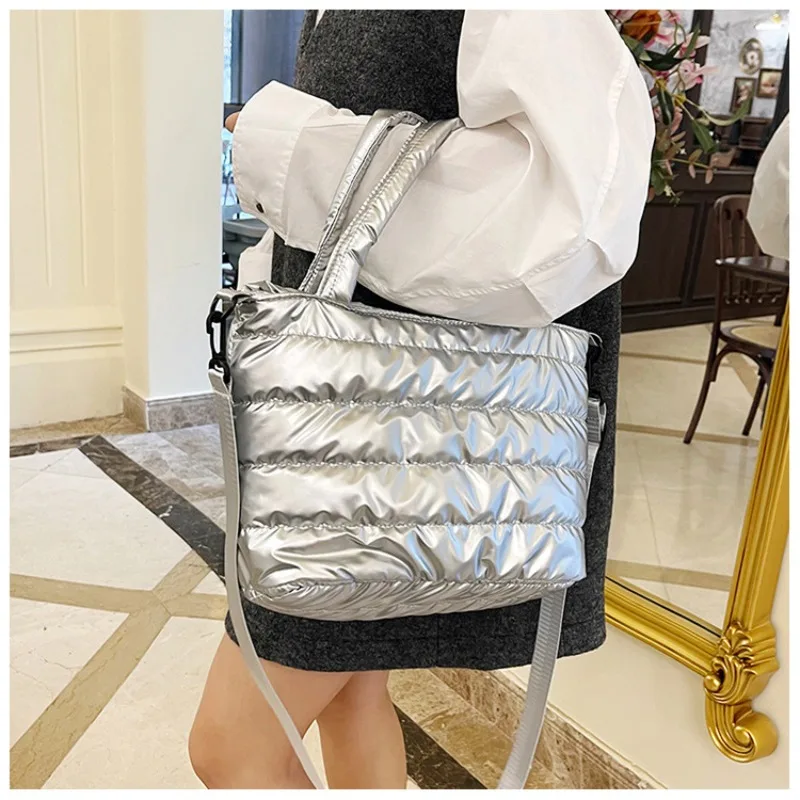 Fashion Tote Handbag Large Capacity Cotton Padded Bag Waterproof Portable Keep Warm Handbag Quilted Solid for Leisure Winter view 6