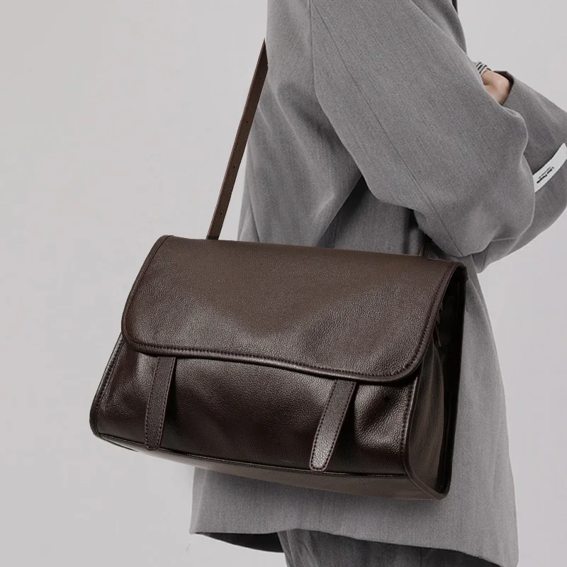Ladies Large Capacity Genuine Leather Handbag, Wearable as Shoulder, Crossbody and Messenger Bag for Daily Working Scenarios