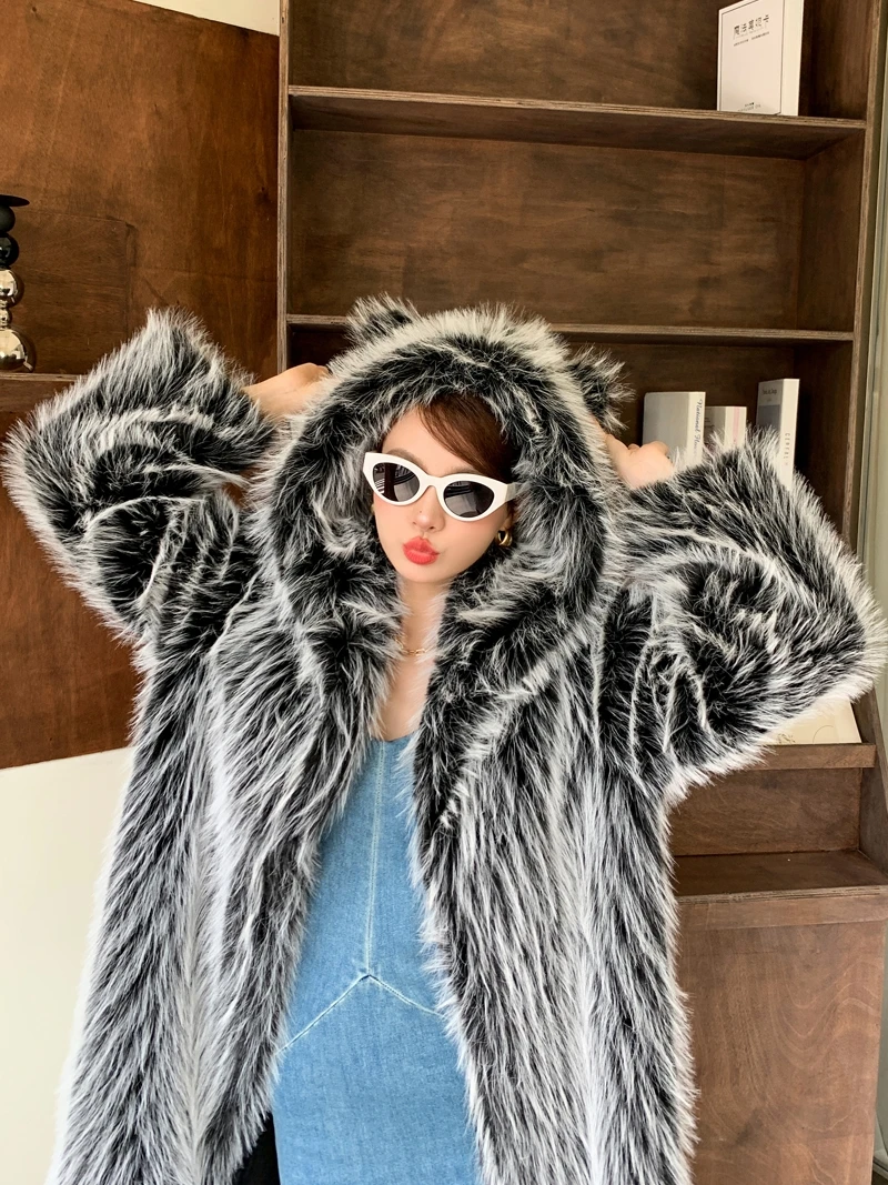 Original Design Female Cute Bear Ears Hooded Faux Fur Coat Fashion Lady Long Outerwear Women\'s Winter Coats Factory Direct Sales