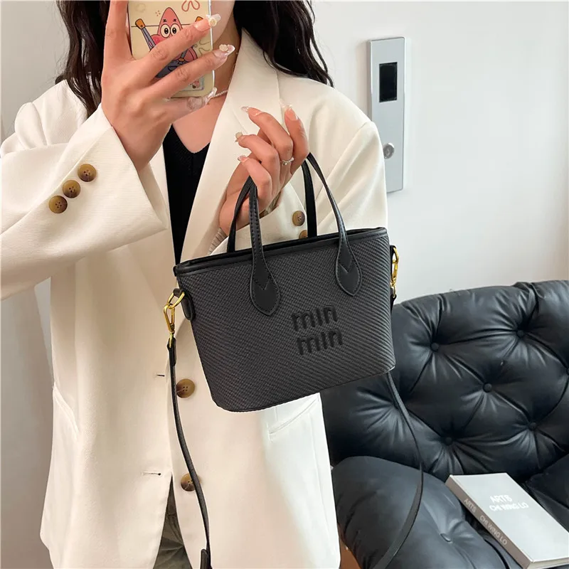 

Fashionable Women's Leather Handbag Elegant Crossbody Shoulder Bag Luxury Classic Designer Tote For Office Style