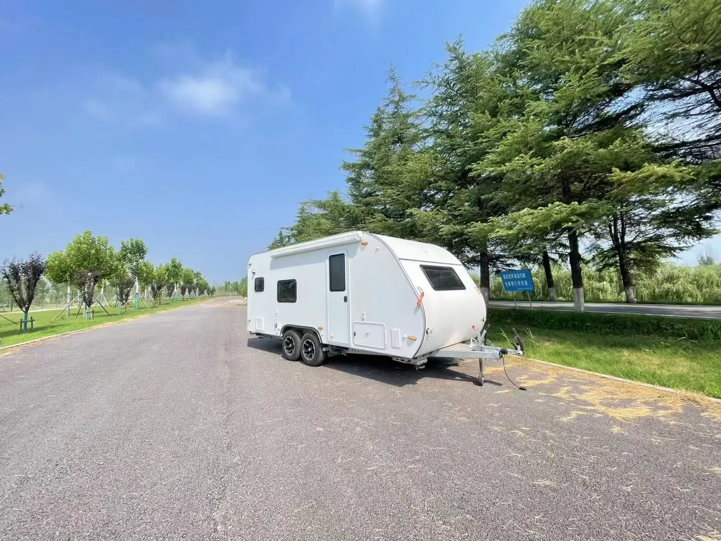 

Прицеп-дача для кемпинга 2026 года, внедорожный 4x4, с палаткой на крыше, мини-автодом, караван, туристический прицеп с выдвижной кухней