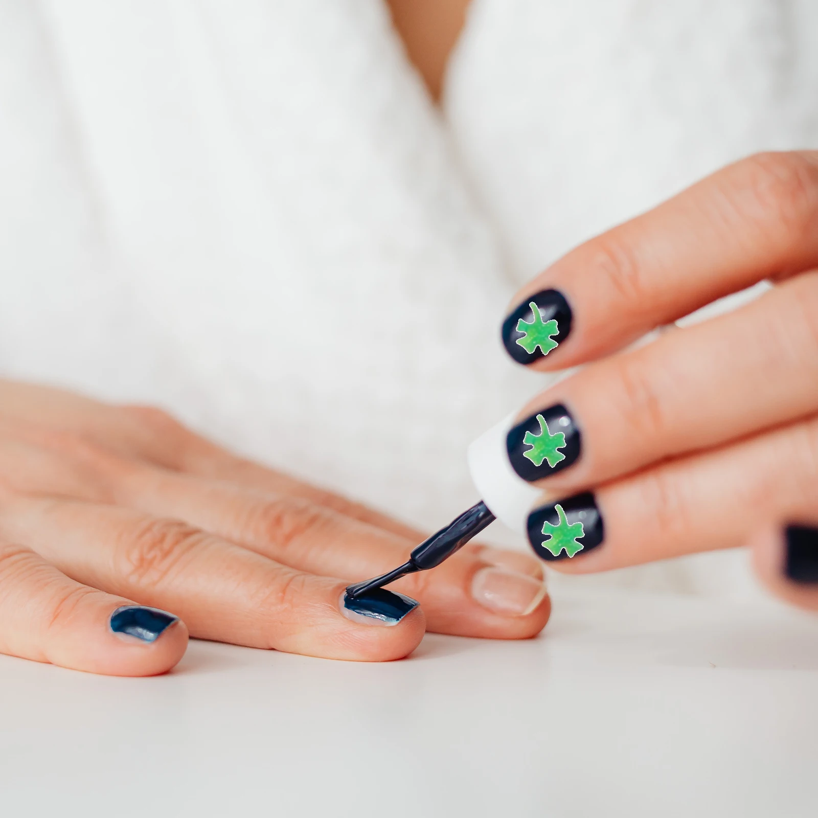 

Clover Shaped Nail Art Sequins St. Patrick's Day Eye Makeup Glitters 2boxes Party Decorations Clover Shaped Nail Sequins