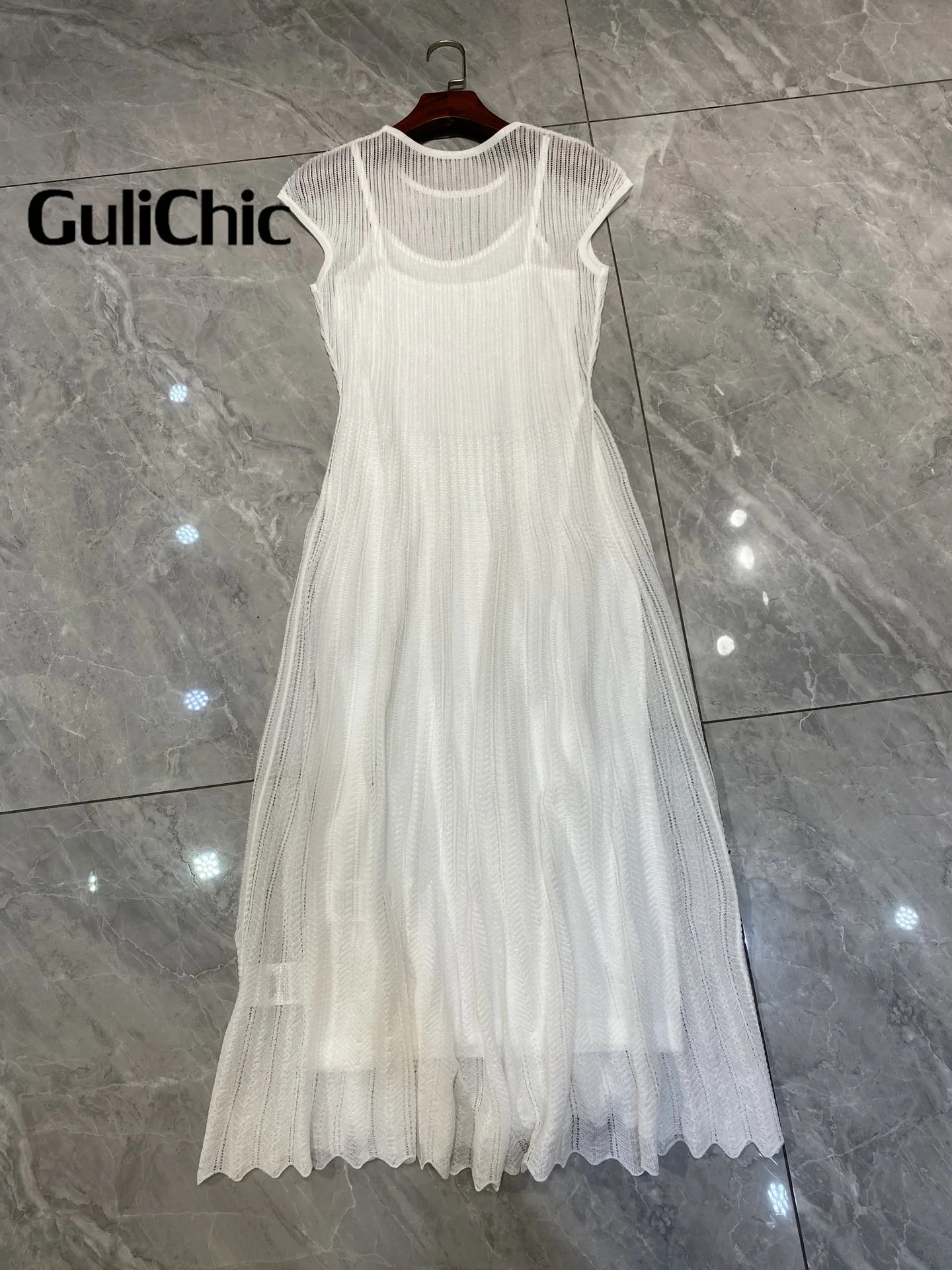 GuliChic-Women\'s Hollow Out Pleated Dress with Camisole Lining, O-Neck Cap-Sleeves, Elegant Dresses, Lady Fashion, High Quality,