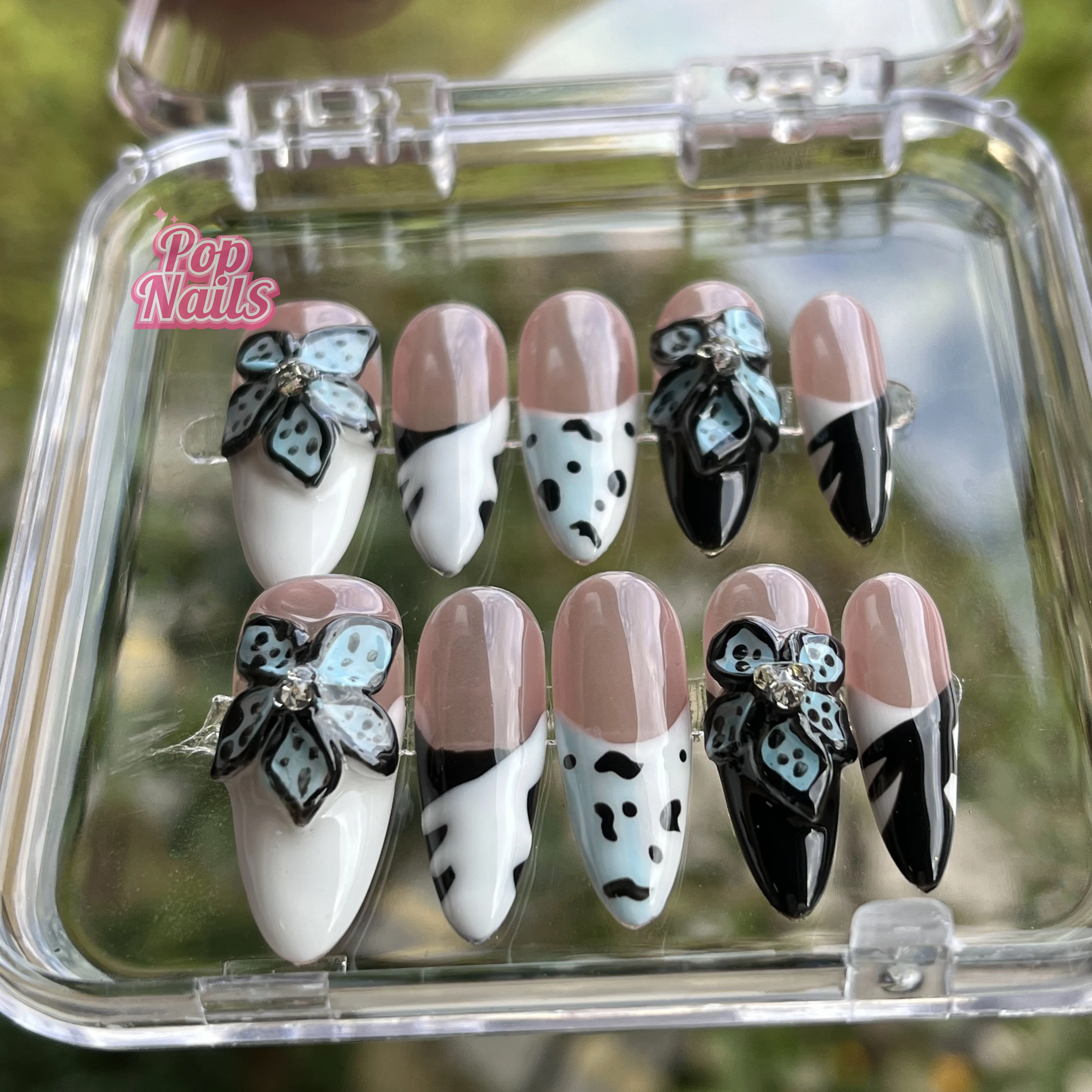 Blue 3D Flowers Press on Nails y2k Vacation Flower Design Custom French Tip Nails White Acrylic Artificial Fingernails Nail Tips