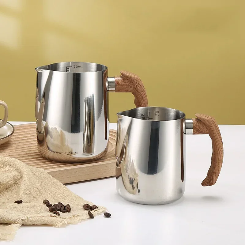 600/900ML Coffee Milk Frothing Pitcher Jug with Scale 304 Stainless Steel Latte Steam Coffee Pot Wooden Handle Latte Coffee Cup