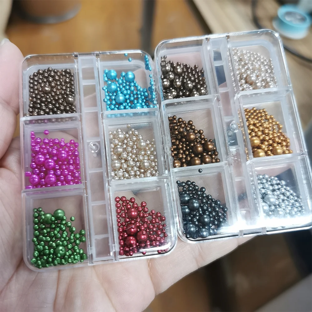 6グリッド3Dミックスサイズカラフルパールネイルラインストーン秋ブラウン/ゴールデン/シルバーキャビアネイルジュエリークリスマスレッドグリーンネイルパール