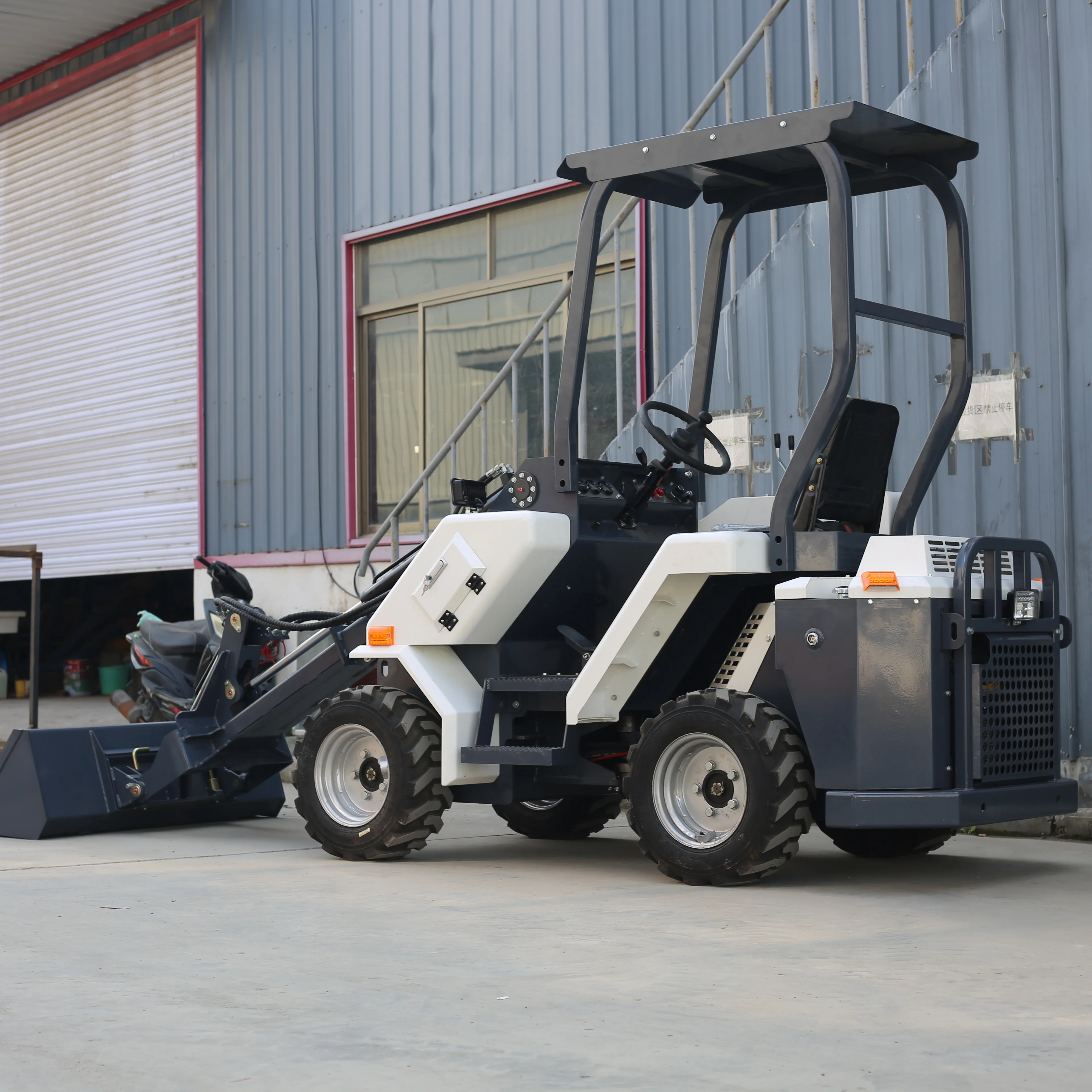 무료 배송 미니 로더 전기 로더 디젤 4×4 휠 프론트 로더 모든 지형 Skidsteel 로더 소형 로더 4 휠